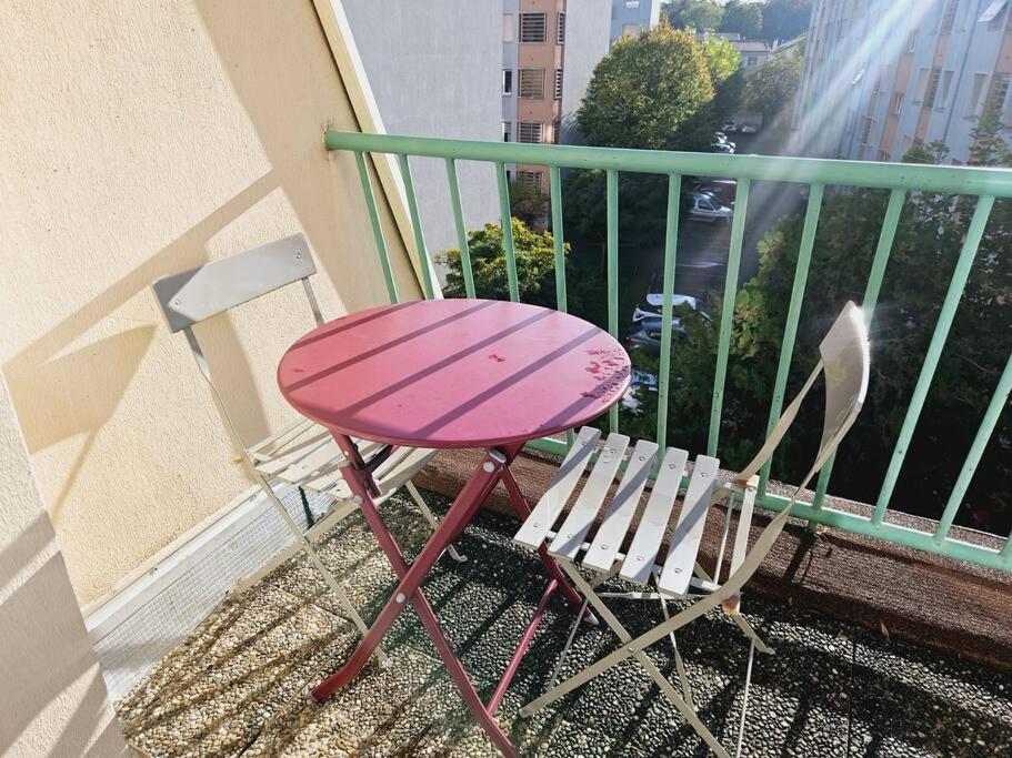Le Studio De Max - Terrasse Et Parking Валанс Екстериор снимка