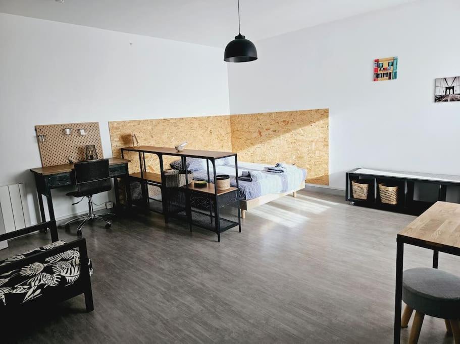 Le Studio De Max - Terrasse Et Parking Валанс Екстериор снимка
